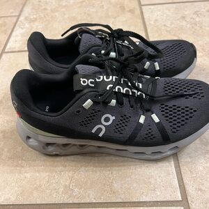 Women's On Cloudsurfer Running Shoe